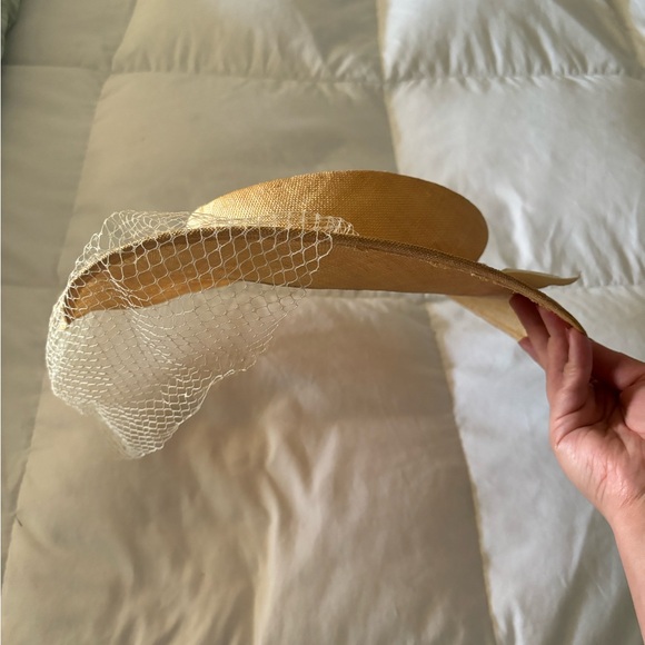 Vintage straw broad brimmed hat with veil - Picture 5 of 7